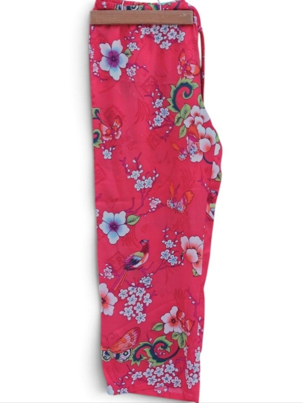 :L: Natori Lounge Pants Red White Pink Floral Pattern.